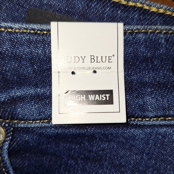 A pair of Judy Blue straight leg high waist in a size 3/26. NWT. 29" inseam - Picture 4 of 7